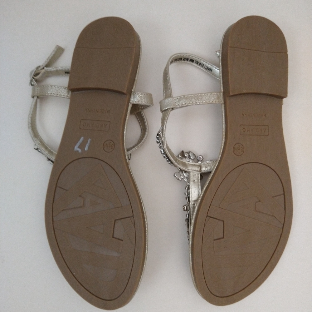 Andiamo Rhinestone Thong Sandal 8.5 NEW - Picture 7 of 7